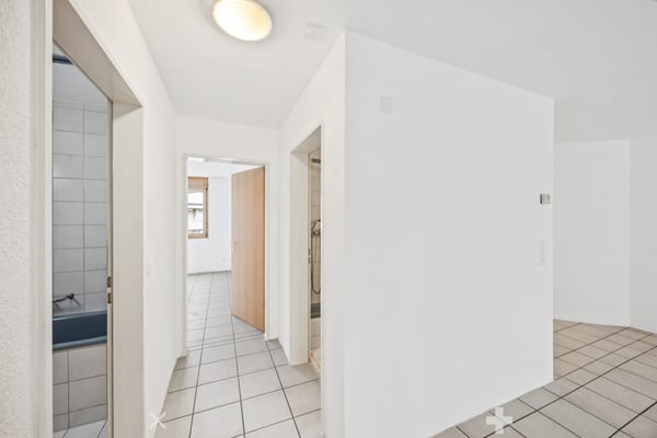 Frisch aufgefrischte 3.5-Zimmer-Wohnung im 3. Obergeschoss in Biel 4