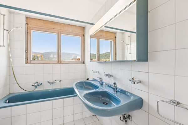 Magnifique appartement rénové de 7.5 pièces avec grande terrasse et vue dégagée à Bienne 7