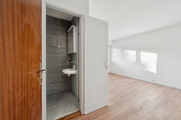 Studio au 1er étage à Romanel  disponible de suite 7
