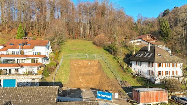 BAUFORTSCHRITT: HANGSICHERUNG VOLLENDET - BELLA VISTA.CH NIMMT FORM AN 8