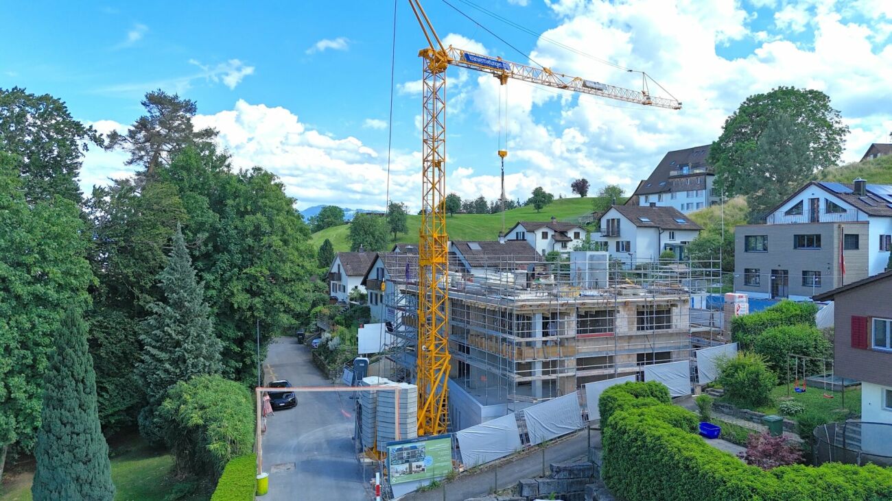 DIE KRÖNUNG DES HAUSES NIMMT FORM AN - DACHWOHNUNG IM BAU