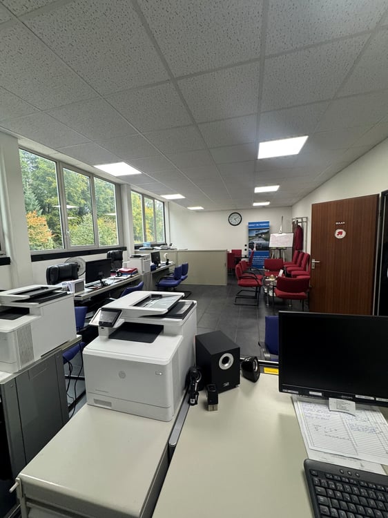 Opportunité rare à Aclens Garage mécanique et carrosserie 5