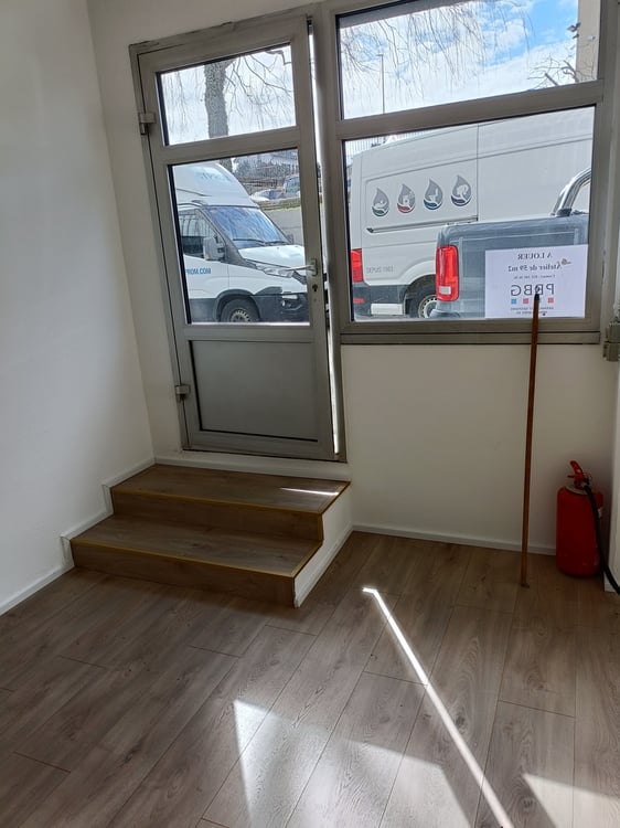 A LOUER, BUREAU-LOCAL DE STOCKAGE 4