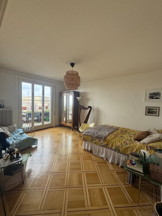 Bel appartement de 2.5 pièces au dernier étage à Lausanne avec vue 2