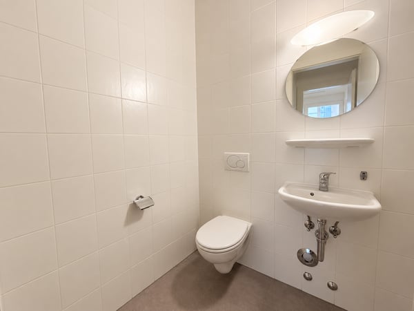 SURFACE COMMERCIALE DE 124M2 AU COEUR DE LA RUE BEAU SEJOUR 10