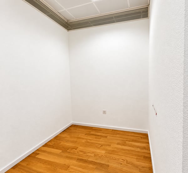 SURFACE COMMERCIALE DE 124M2 AU COEUR DE LA RUE BEAU SEJOUR 6