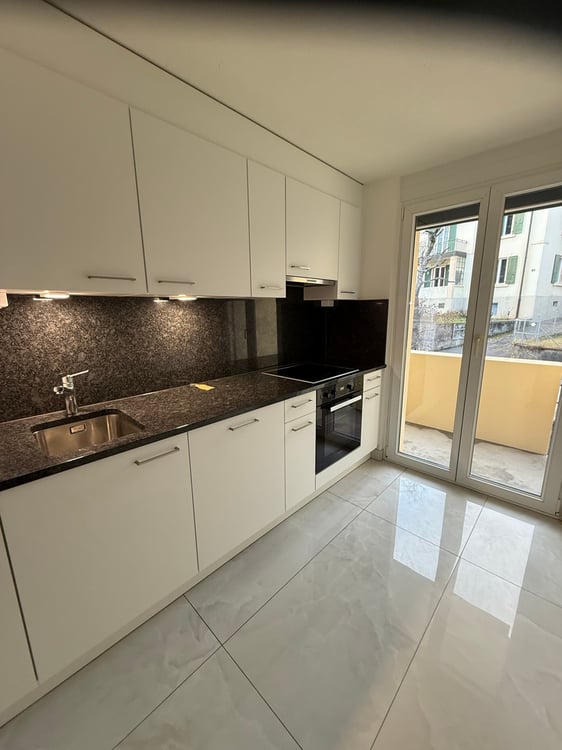 Bel appartement de 3 pièces au 1er étage à Neuchâtel 2