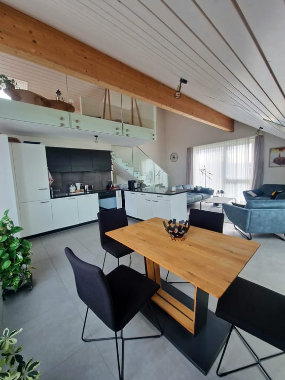 En exclusivité - Spacieux et lumineux duplex récent de 3.5 pièces avec vue partielle sur le lac 1