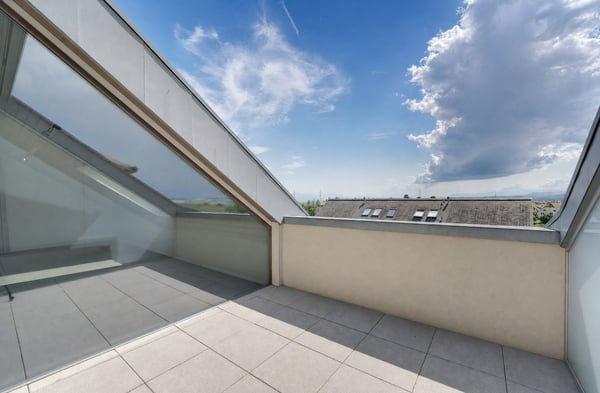 En exclusivité - Spacieux et lumineux duplex récent de 3.5 pièces avec vue partielle sur le lac 14
