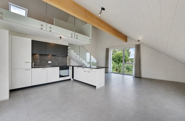 En exclusivité - Spacieux et lumineux duplex récent de 3.5 pièces avec vue partielle sur le lac 4