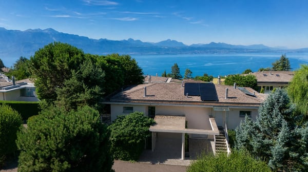 Rare villa jumelle avec vue imprenable sur le lac, au cœur d'un quartier résidentiel 2