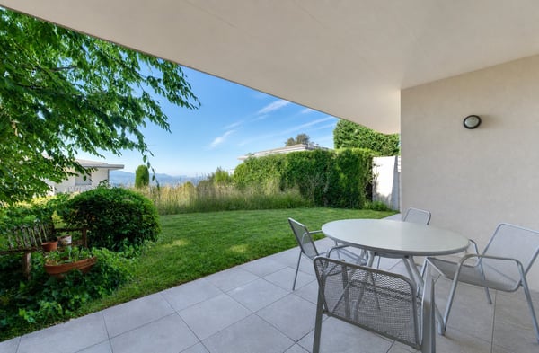 Rare villa jumelle avec vue imprenable sur le lac, au cœur d'un quartier résidentiel 6