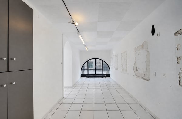 Local commercial de 88 m2 - Place Saint-François, Lausanne 11