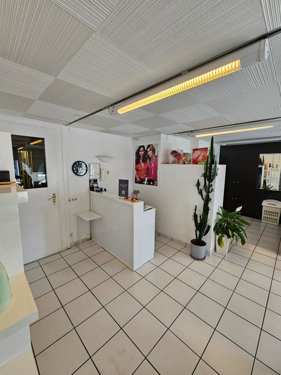 Local commercial de 88 m2 place Saint-François à Lausanne 1