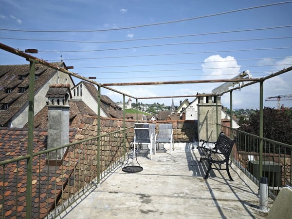 Frisch sanierte 1.5-Zimmer-Dachwohnung mit Charme und Stil 2