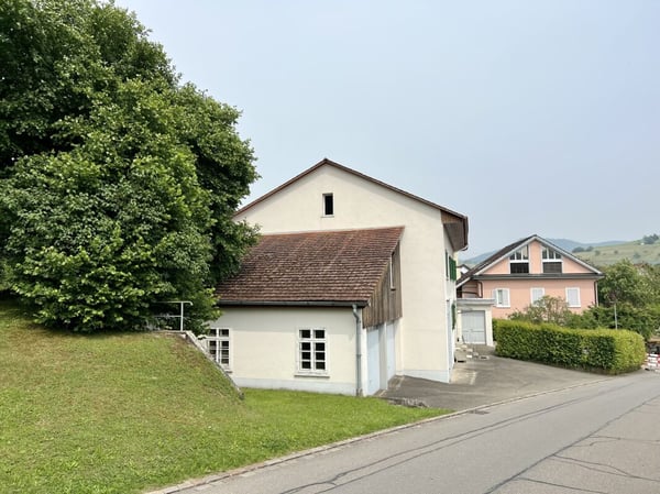 Viel Bauland und Liegenschaft mit grosser Landfläche 6