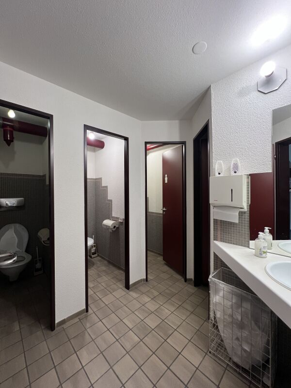 Espace de bureau spacieux dans un emplacement idéal à Herblingen, 319 m²