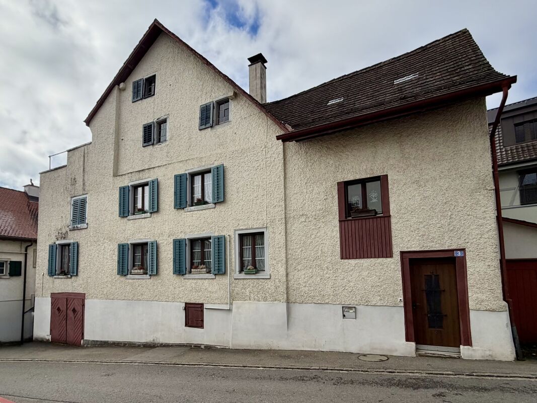 Proprietà con potenziale nel centro del villaggio