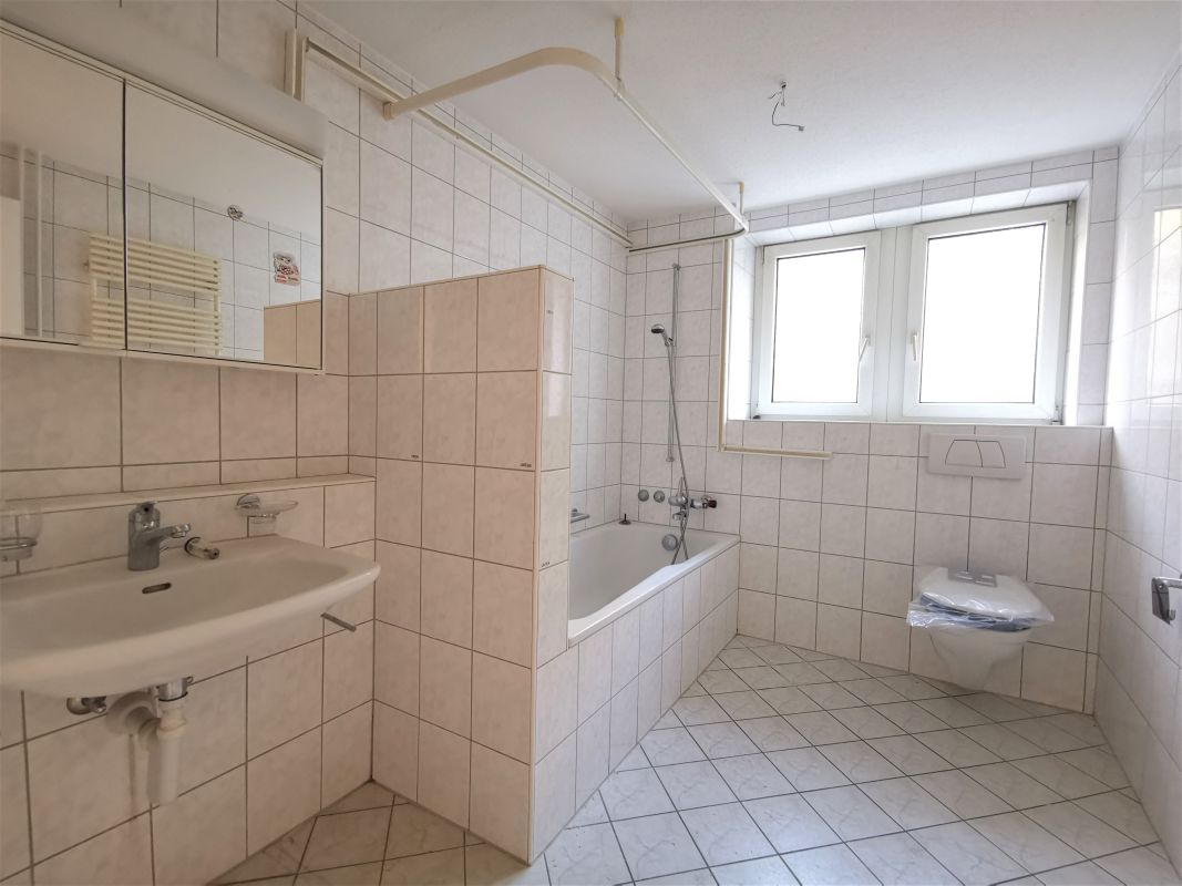 Helle Wohnung nahe Stadt und Rhein