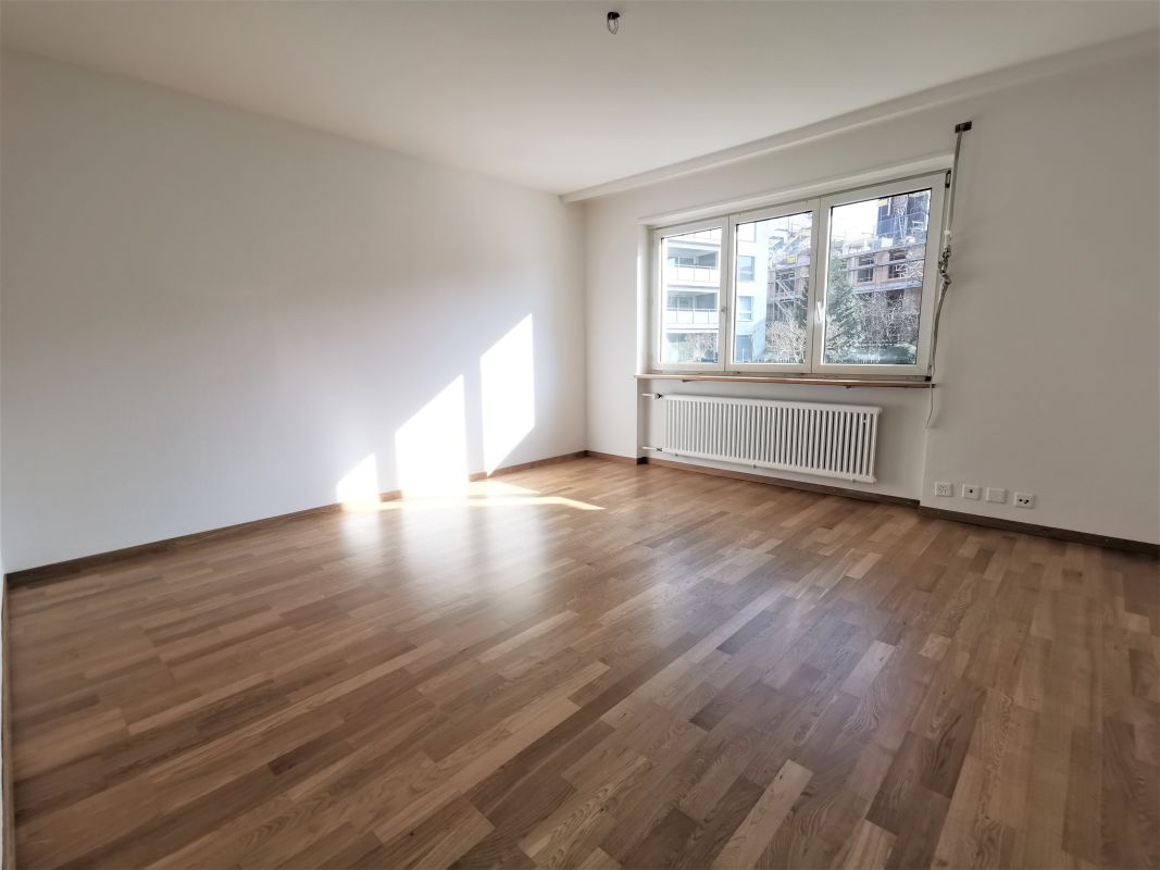 Helle Wohnung nahe Stadt und Rhein