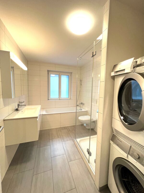 Modern wohnen  komfortabel und stilvoll mit grossem Balkon