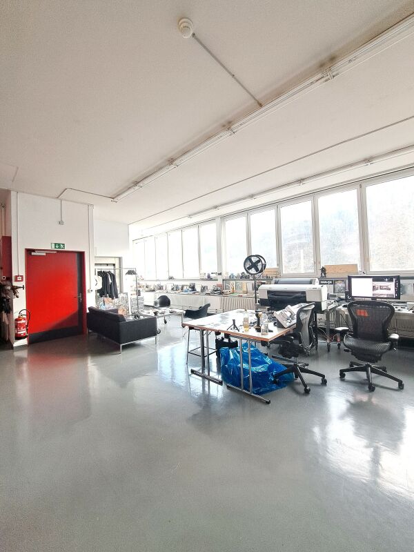 Attraktive Atelier- und Büroflächen direkt am Rhein