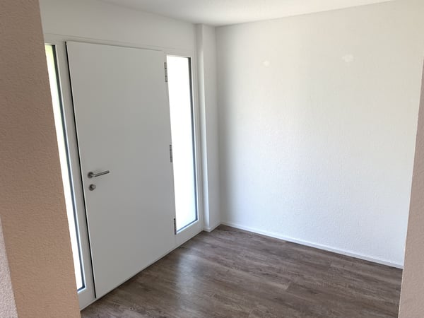 1 1/2 Zimmer-Wohnung im Parterre mit eigener Aussentüre und Garten 3