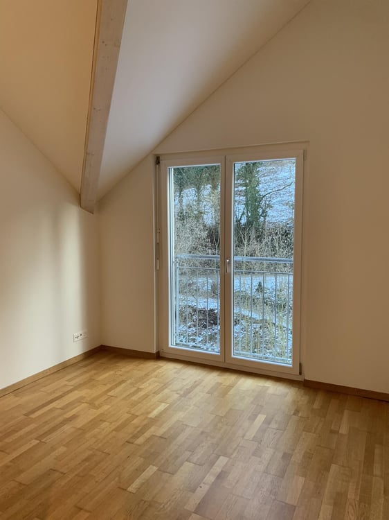 Ruhig gelegene 5.5-Zimmer-Maisonette-Wohnung in Bahnhof-Nähe 8