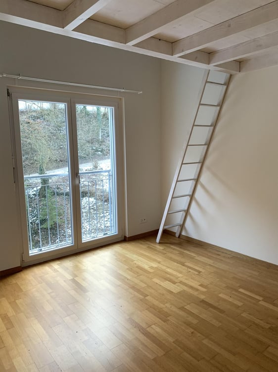 Ruhig gelegene 5.5-Zimmer-Maisonette-Wohnung in Bahnhof-Nähe 6