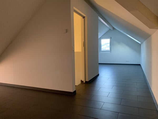 Ruhig gelegene 1.5-Zimmer-Maisonette-Wohnung in Bahnhof-Nähe 11