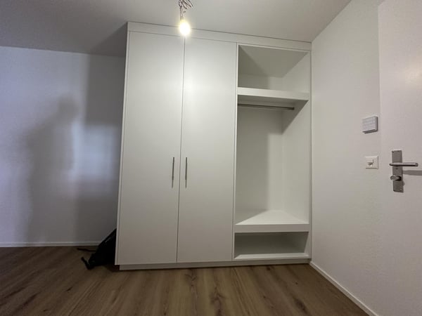 Zentrale, renovierte 2.5 Zimmer Wohnung im 5. OG 7