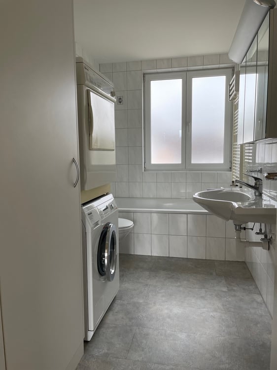 Zentral gelegene 5-Zimmerwohnung mit grosser Terrasse 11