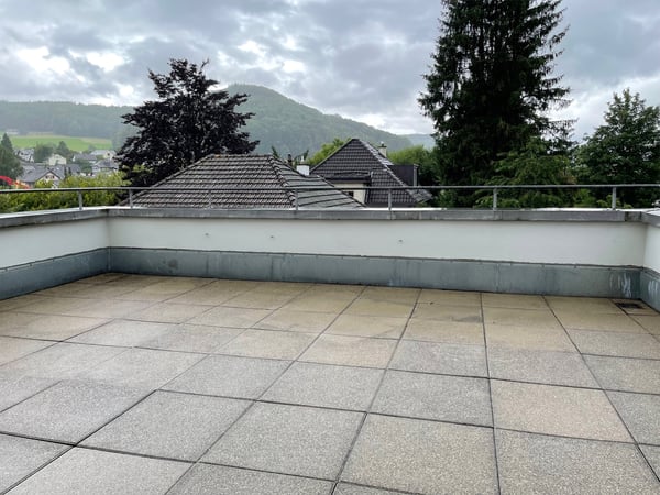 Zentral gelegene 5-Zimmerwohnung mit grosser Terrasse 6