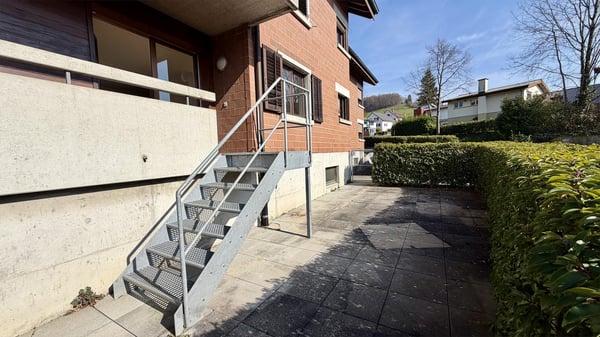 Helle 4.5-Zimmer-Wohnung mit Sitzplatz in Gelterkinden 2