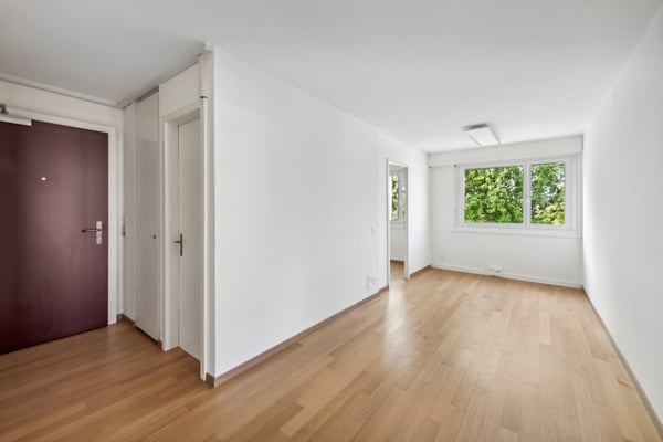 Zentrales Büro mit Balkon 2