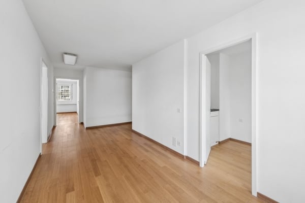 Zentrales Büro mit Balkon 7