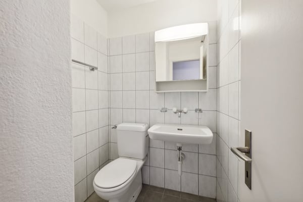 Zentrales Büro mit Balkon 3