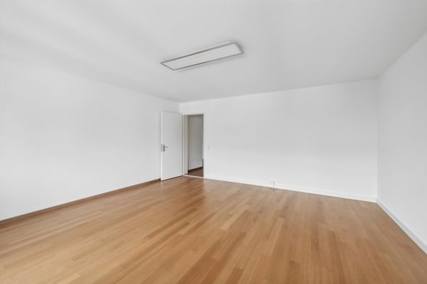 Zentrales Büro mit Balkon 6