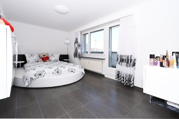 Spannende 4-Zi‘-Dachwohnung mit grosser Terrasse 8