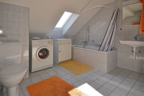 Möblierte 2-Zimmer-Dachwohnung beim Horburgpark 6
