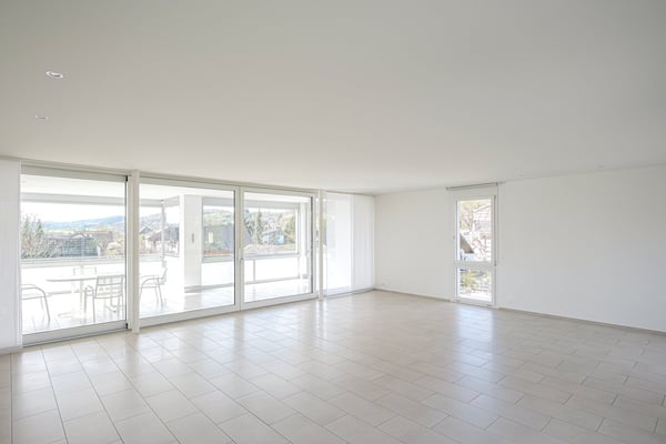 Grosszügige 5.5-Zimmer-Dachwohnung mit Panoramablick in Biel-Benken 3