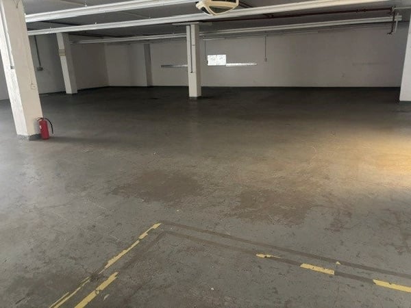 Grosszügiger Lagerraum in der Industriezone von Dietikon zu vermieten 9