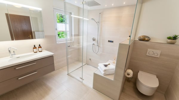 Charmante 5.5-Zimmer-Doppeleinfamilienhaushälfte im Landhausstil mit vielseitigen Nutzungsmöglichkeiten 6