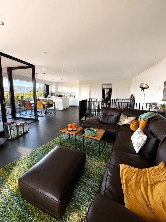 Stilvolle 4.5-Zimmer-Maisonettewohnung in Weiningen 3