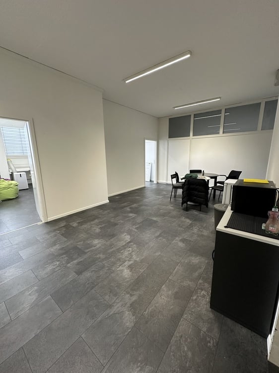 Helle Bürofläche an zentraler Lage in Dietikon - mit Parkplatz 13
