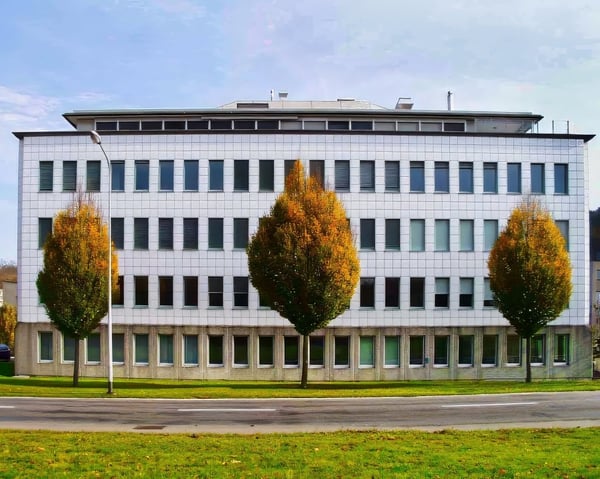 130 m2 - 1'120 m2 - Büroräumlichkeiten im Industriegebiet Täfern 1