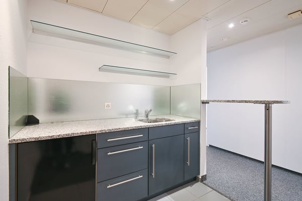 130 m2 - 1'120 m2 - Büroräumlichkeiten im Industriegebiet Täfern 4