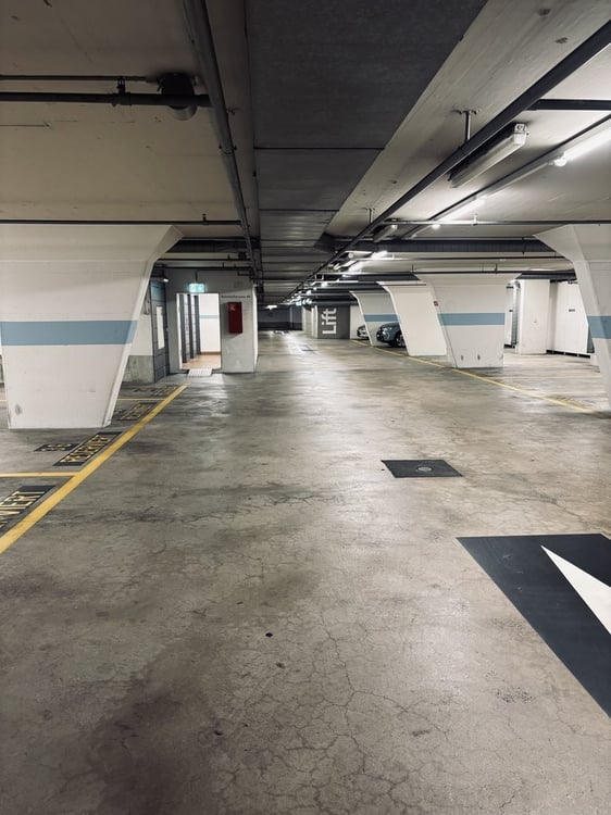 Einstellplatz im Zentrum von Baden zu vermieten! 2