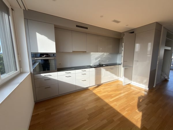Modernes Wohnen mit grossem Balkon 2