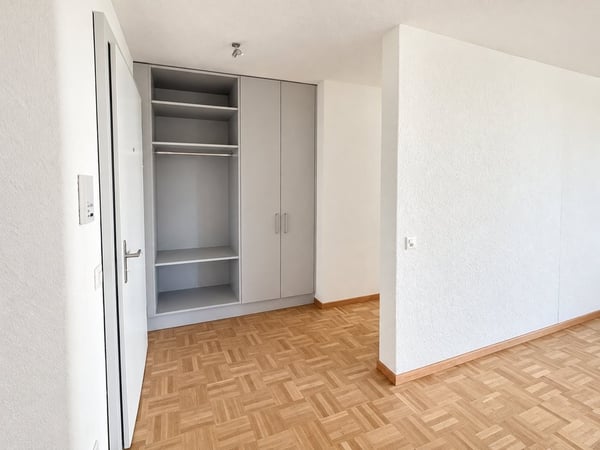 Frisch sanierte 4.5-Zimmer-Wohnung 6.OG im Herzen von Ostermundigen 9